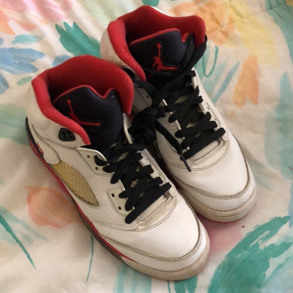 Air Jordan 5 retro 2013 black tongue youth size 5 - Picture 3 of 8